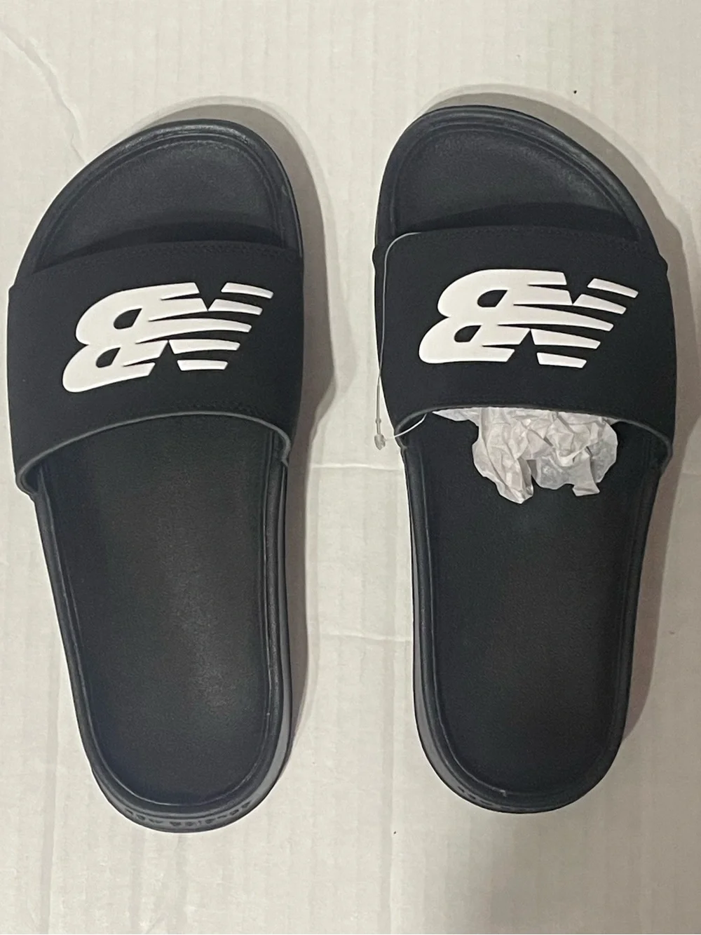 New Balance item suf200a3